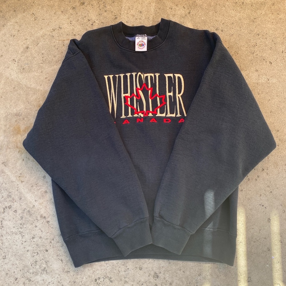 Whistler Canada fruit of the loom 90s sweatshirt size Medium